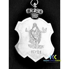 1921